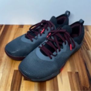 Under Armour Men's Cross Trainer pre-owned gray/maroon colorway